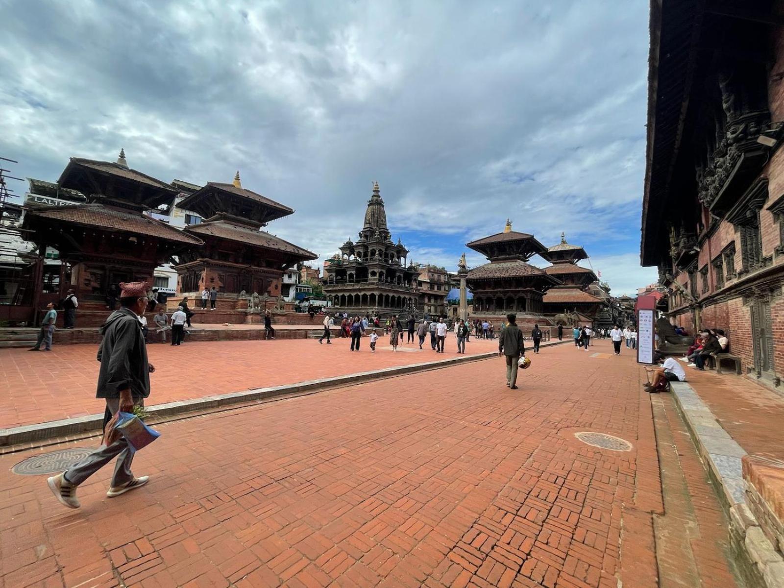 Patan Square - 2 Km From Patan Durbar Square Hotel Bagian luar foto